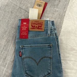 Levi 720 High Rise Super skinny. W 25 L30.